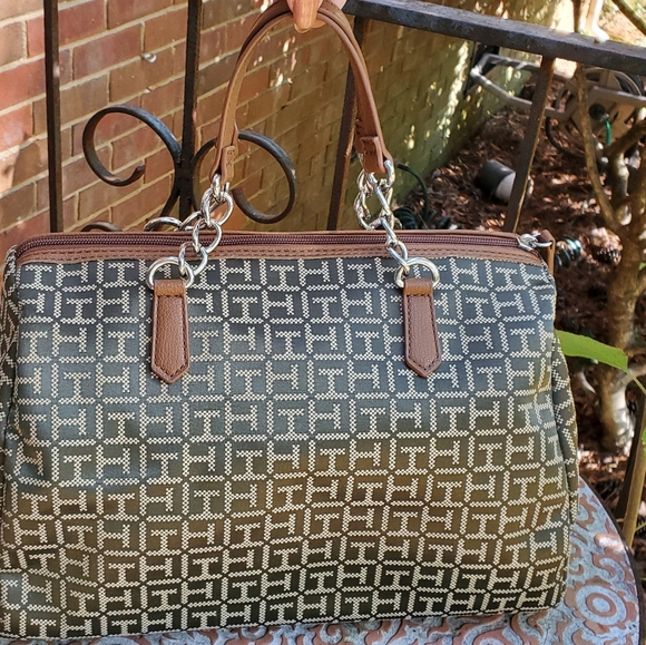 Tommy Hilfiger signature canvas dual handle satchel - Picture 3 of 11